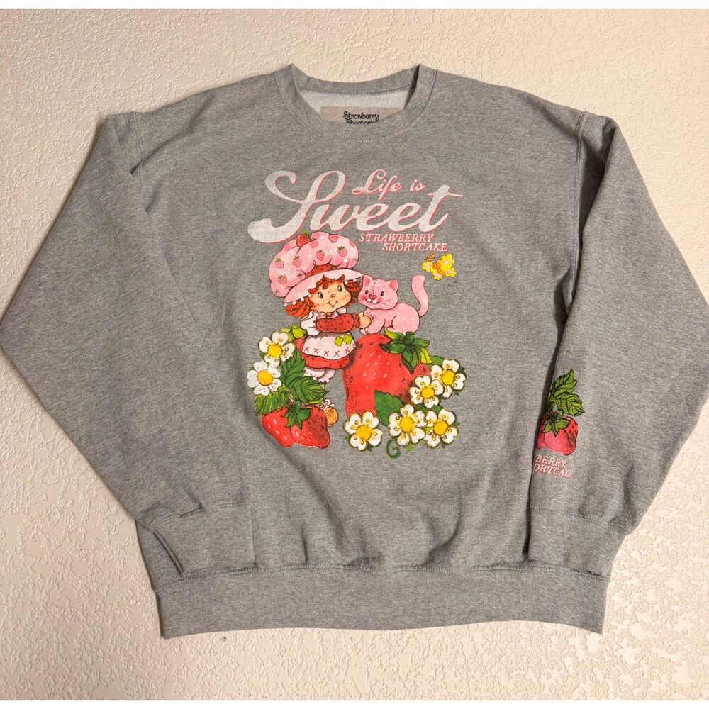 Strawberry Shortcake Life Is Sweet Graphic Crewneck Sweatshirt Gray L